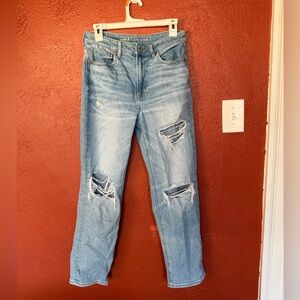 American Eagle Outfitters Light Wash Ripped Womens Straight LegJeans